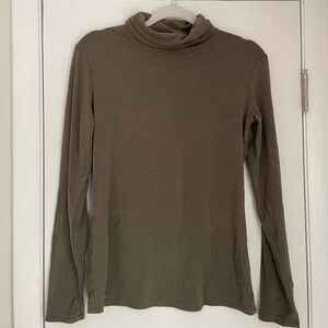 Thermal Green Turtleneck